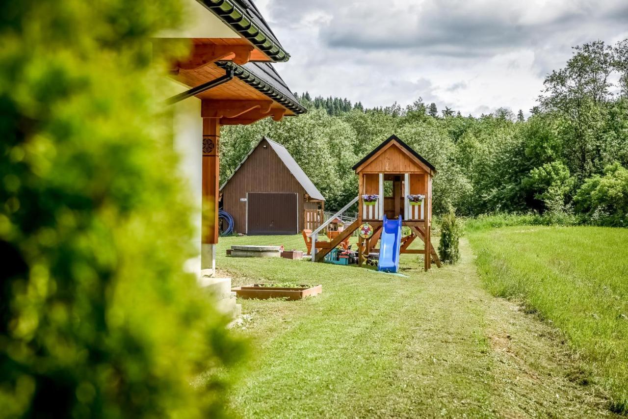 Cicha Woda 300 M Od Goracy Potok I Termy Szaflary Luaran gambar