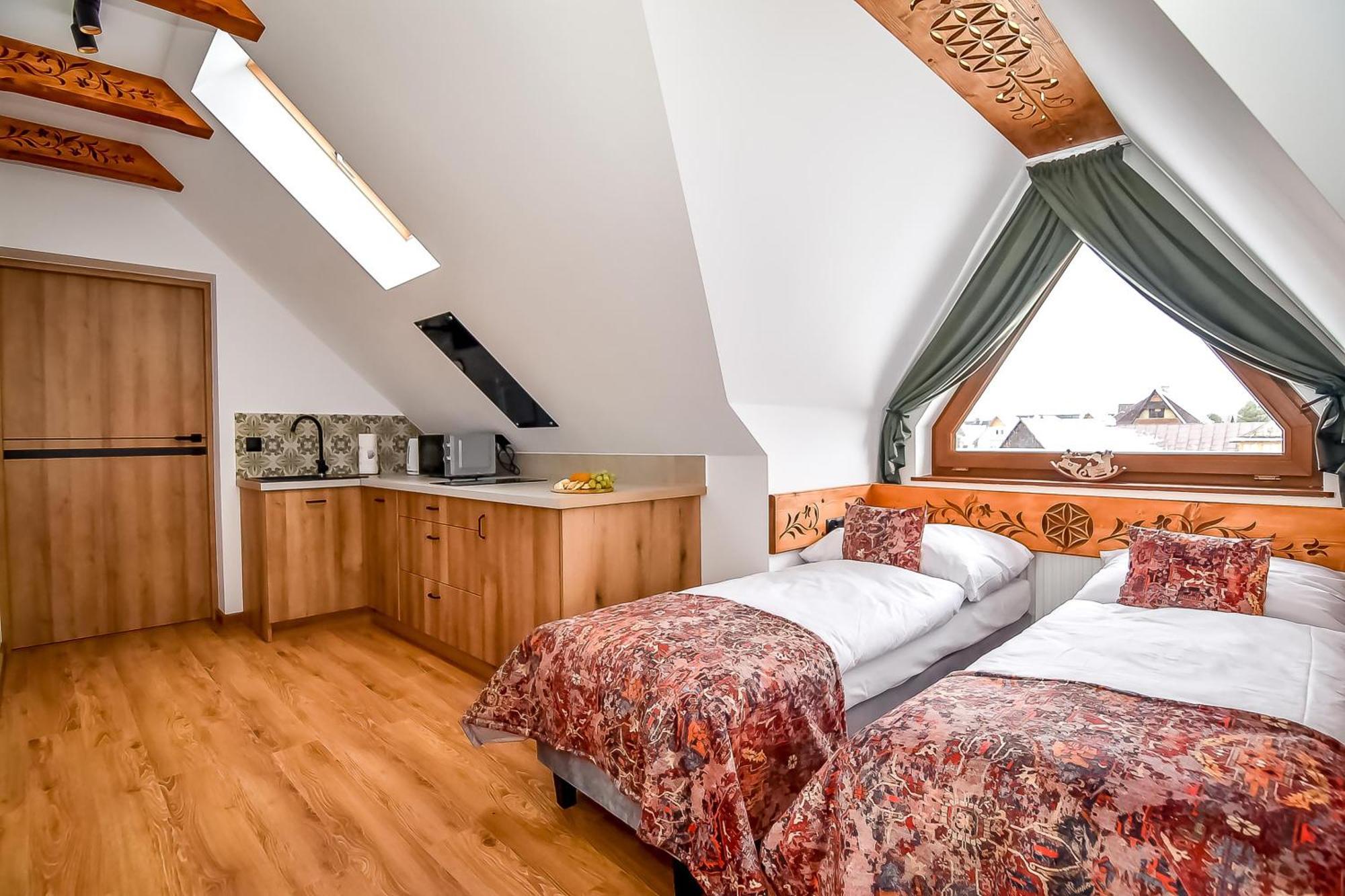 Cicha Woda 300 M Od Goracy Potok I Termy Szaflary Luaran gambar