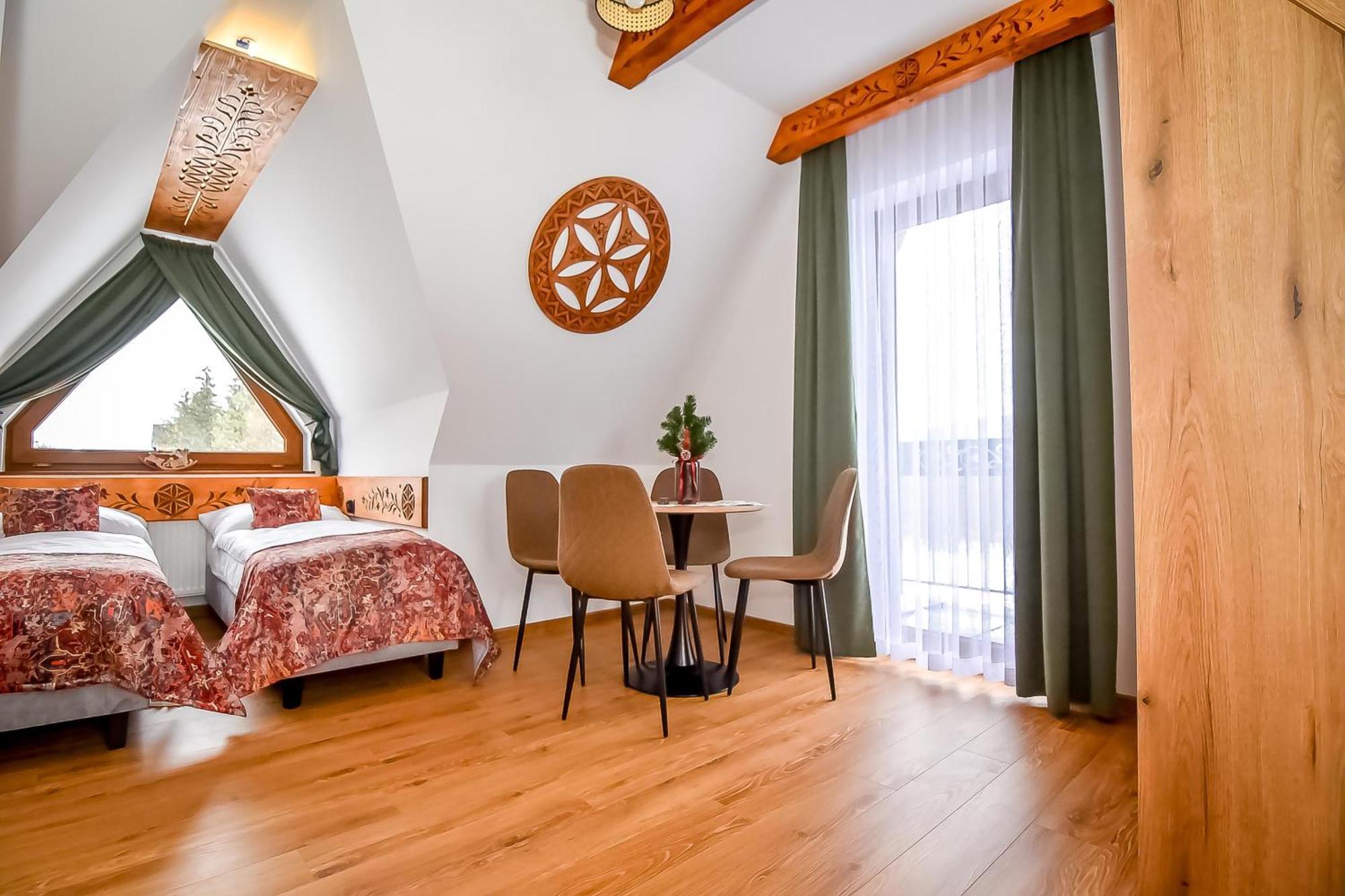 Cicha Woda 300 M Od Goracy Potok I Termy Szaflary Luaran gambar
